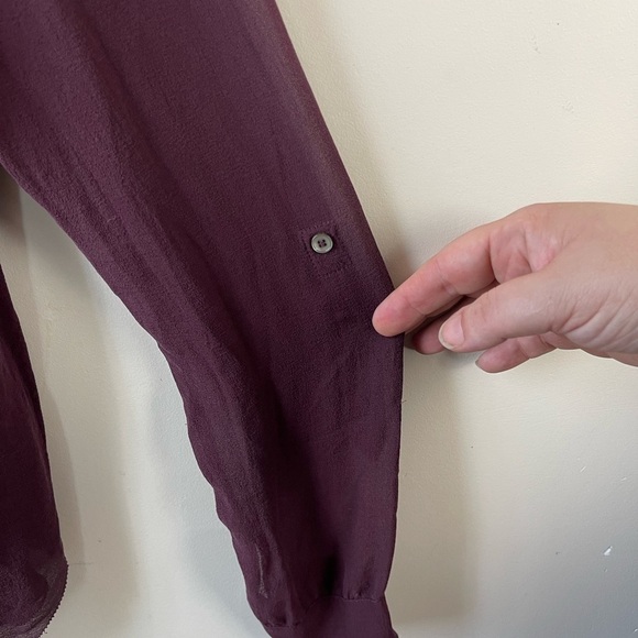Aritzia Babaton Finley purple plum Silk semi-sheer pull over Blouse Shirt small - Picture 6 of 10